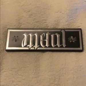 Kat Von d metal matte palette